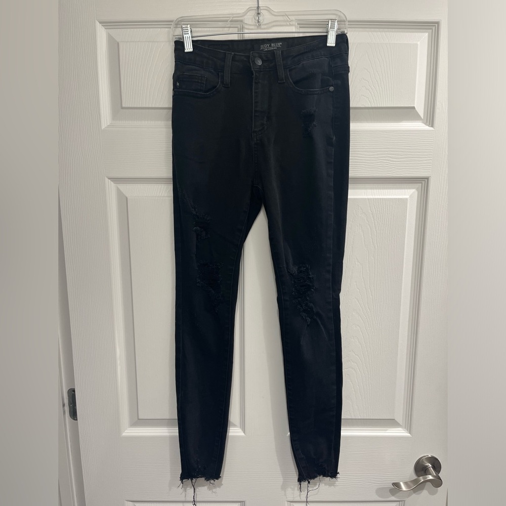 Judy Blue Women’s 3/26 Skinny Fit Black Distressed Jeans Raw Hem